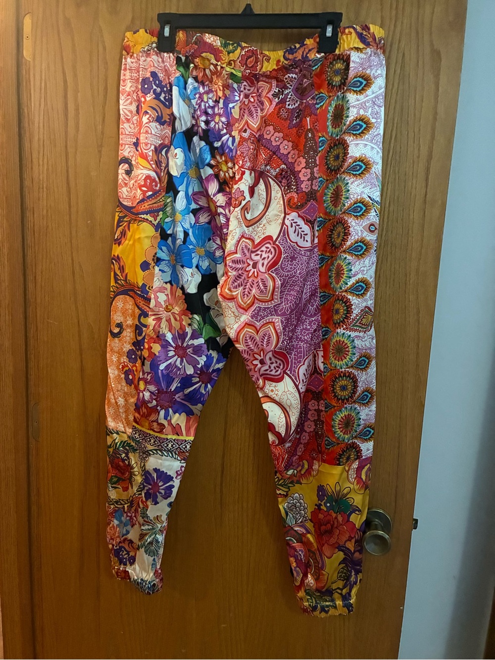 Johnny was silk joggers - Picture 3 of 3
